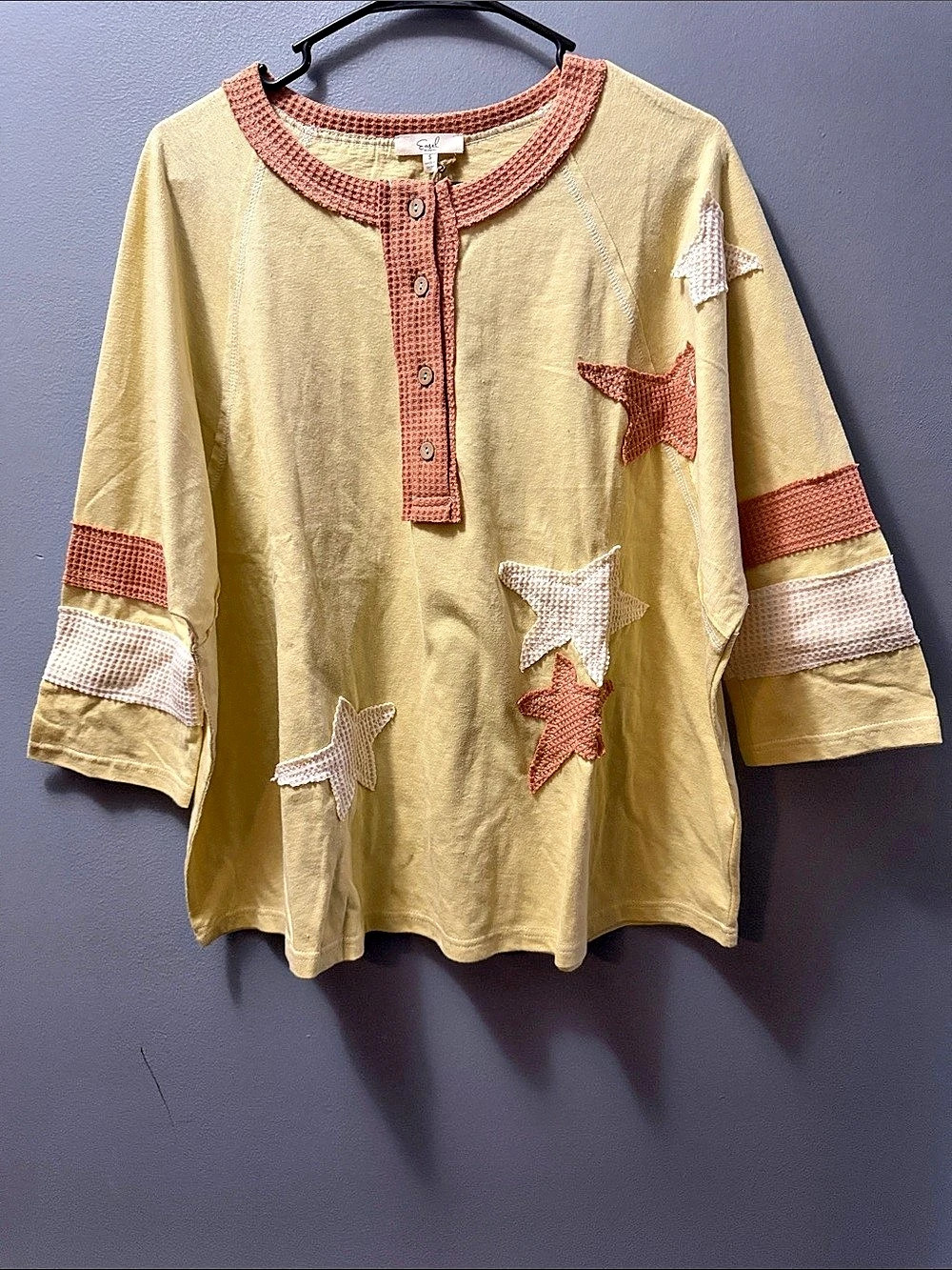 Easel Star Appliqué Tunic Yellow Small NWT
